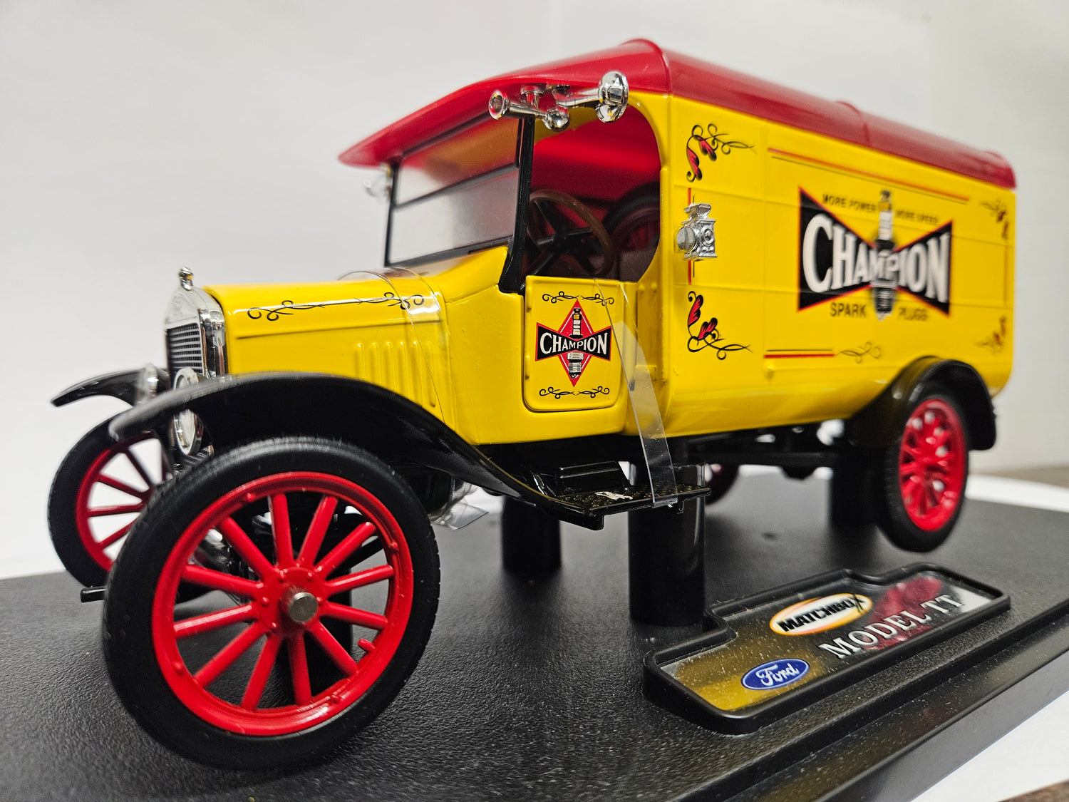 CHAMPION, 1925 Ford Model Delivery Truck (Échelle-Scale 1:24)
