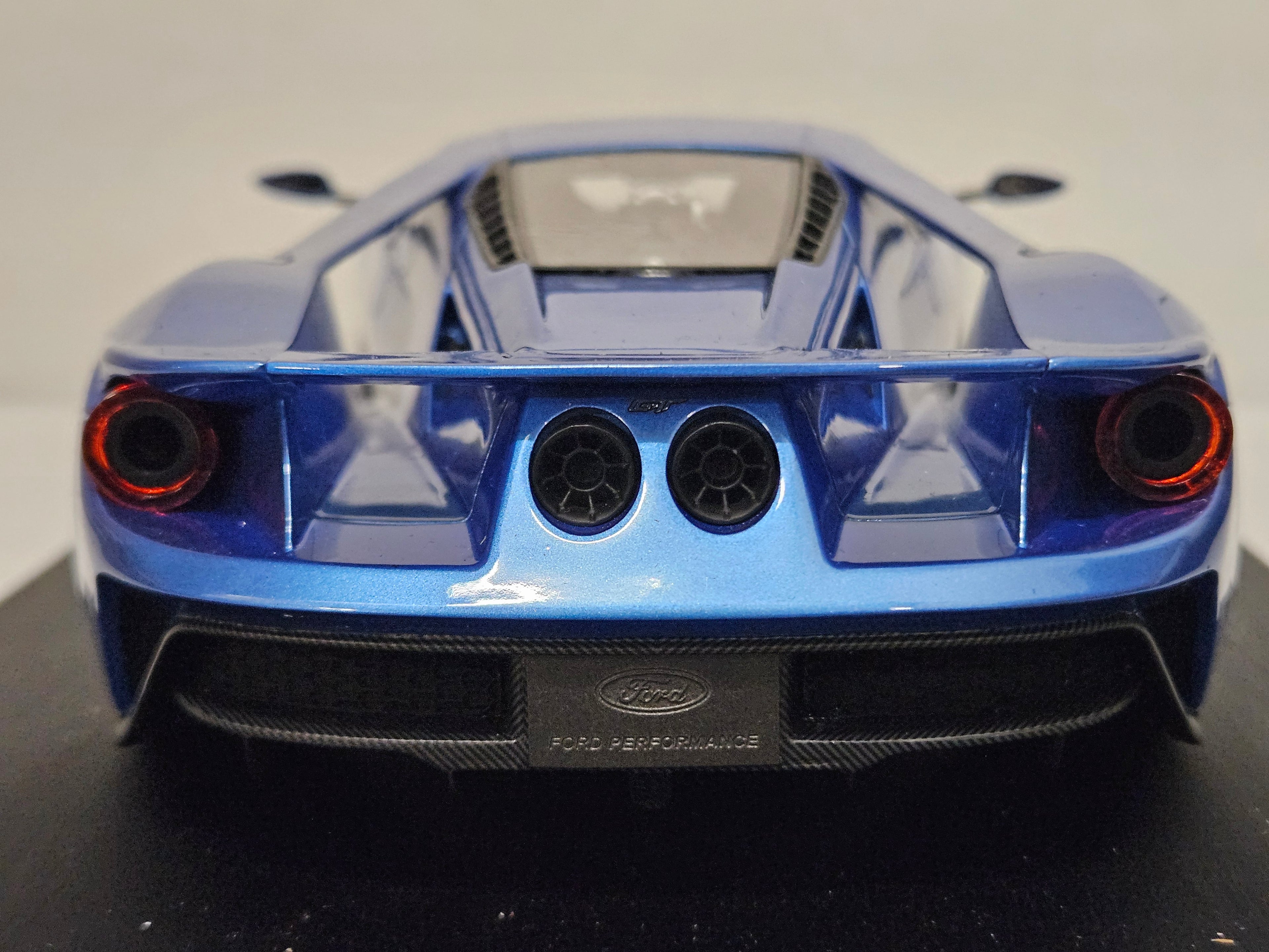 Ford GT 2017 (Limited Edition Number 200/200) Resin