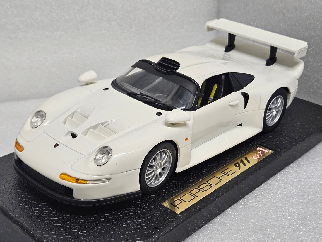 Porsche 911 GT1