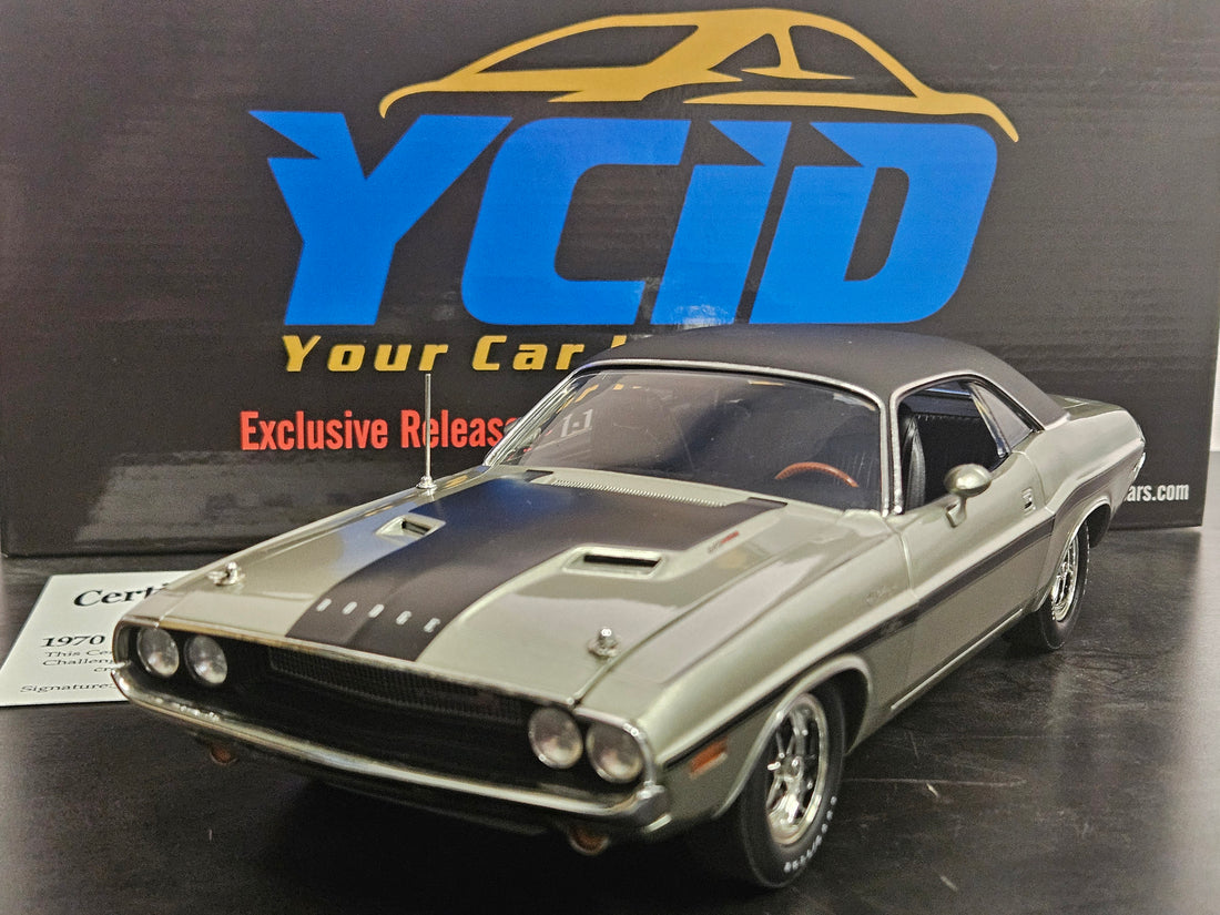 1970 Dodge Challenger, Intérieur Noir/Vinyl Top Noir avec stripe noir-Black interior/Black  à 72 unités-Limited to 72units)