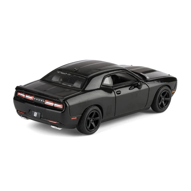 GreenLight 1:64 2016 Dodge Challenger R/T HEMI Black – Black Bandit Series 30 – GL28170-A