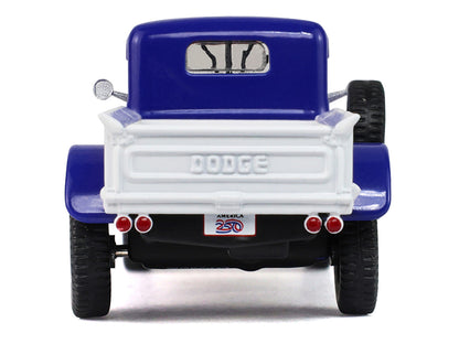Dodge Power Wagon Pickup 1946 rouge, blanc et bleu America 250 Edition Anniversary Collection Series 18 GreenLight 1:64 – GL28180-E