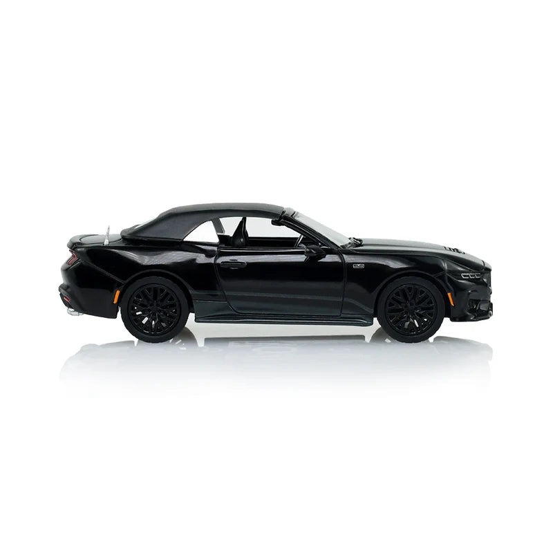 GreenLight 1:64 Ford Mustang GT Convertible 2024 Noir – Black Bandit Series 31 – GL28190-B