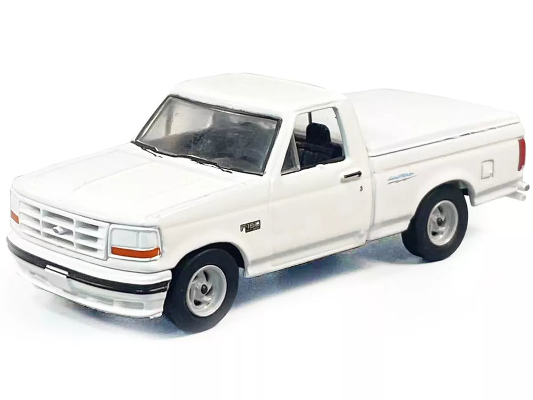 1994 Ford F-150 SVT Lightning Pickup W/Bed Cover White(1 par client-1 per client)