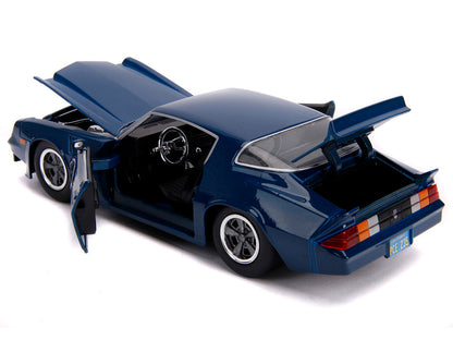 Chevrolet Camaro Z28 "Billy - Stranger Things" (inclus médaillon)