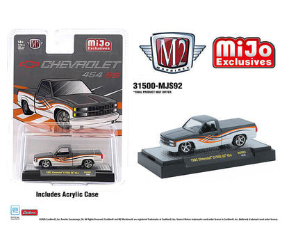 M2 Machines - 1992 Chevrolet C1500 SS 454 – Two-Tone White with Grey – (31500-MJS92)