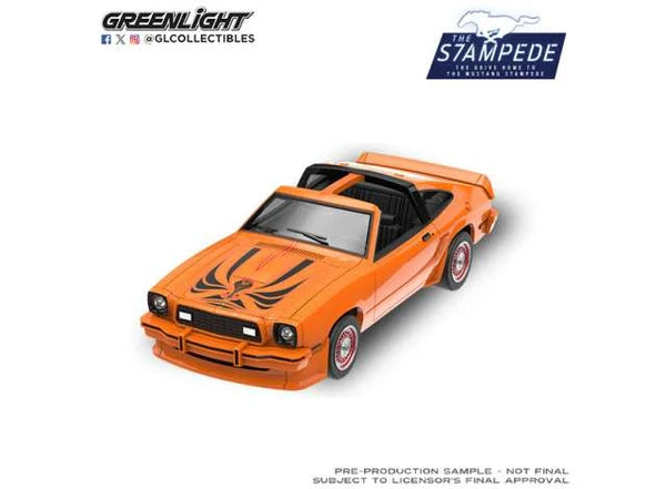 GreenLight 1:64 The Mustang Stampede Série 2 – Ford Mustang King Cobra II 1978 – Mandarine et noir – Édition limitée GL125402-B