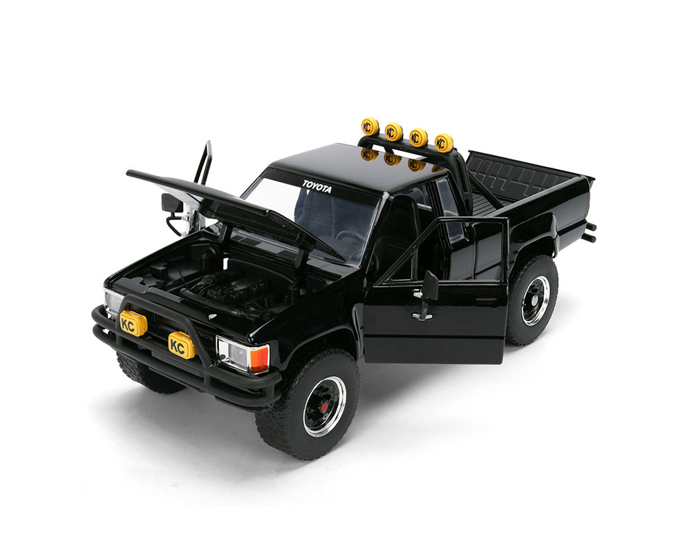 (PRE-ORDER ETE-SUMMER 2026) 1985 Toyota SR5 Pickup and Marty’s Skateboard – Back To The Future