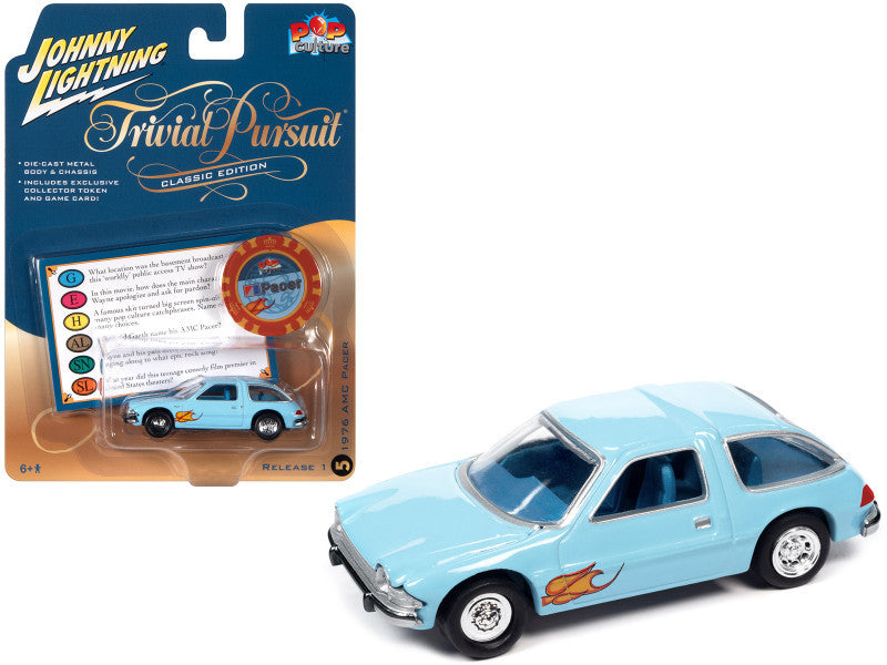 Johnny Lightning Pop Culture Release 1 Trivial Pursuit 1976 AMC Pacer – Bleu pâle avec flammes – JLPC011E
