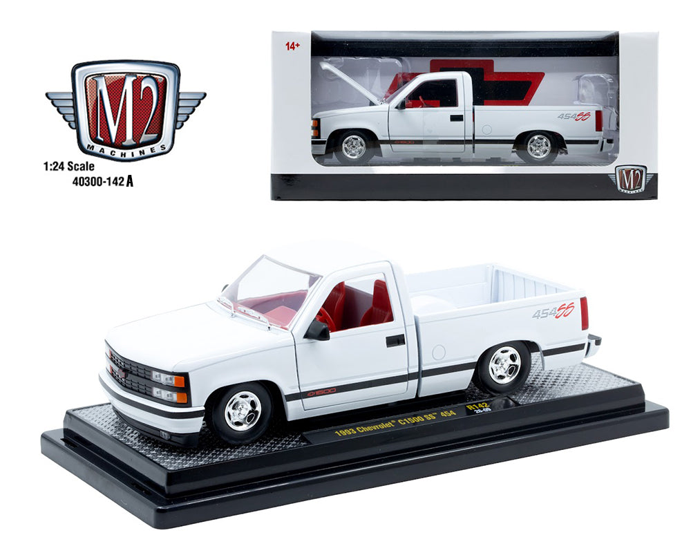 M2 Machines 1:24-1976 GMC Sierra Grande 15 – White – Release 142A