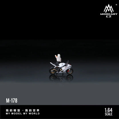 MoreArt 1:64 Yamaha RG blanche avec figurine fille – MO222178