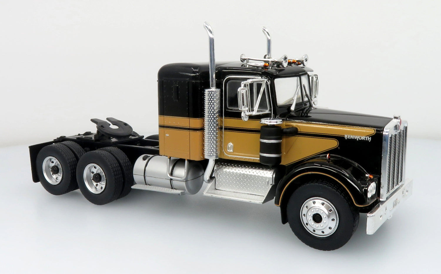 1977 Kenworth W900A w/ Trailer: Bandit Trucking