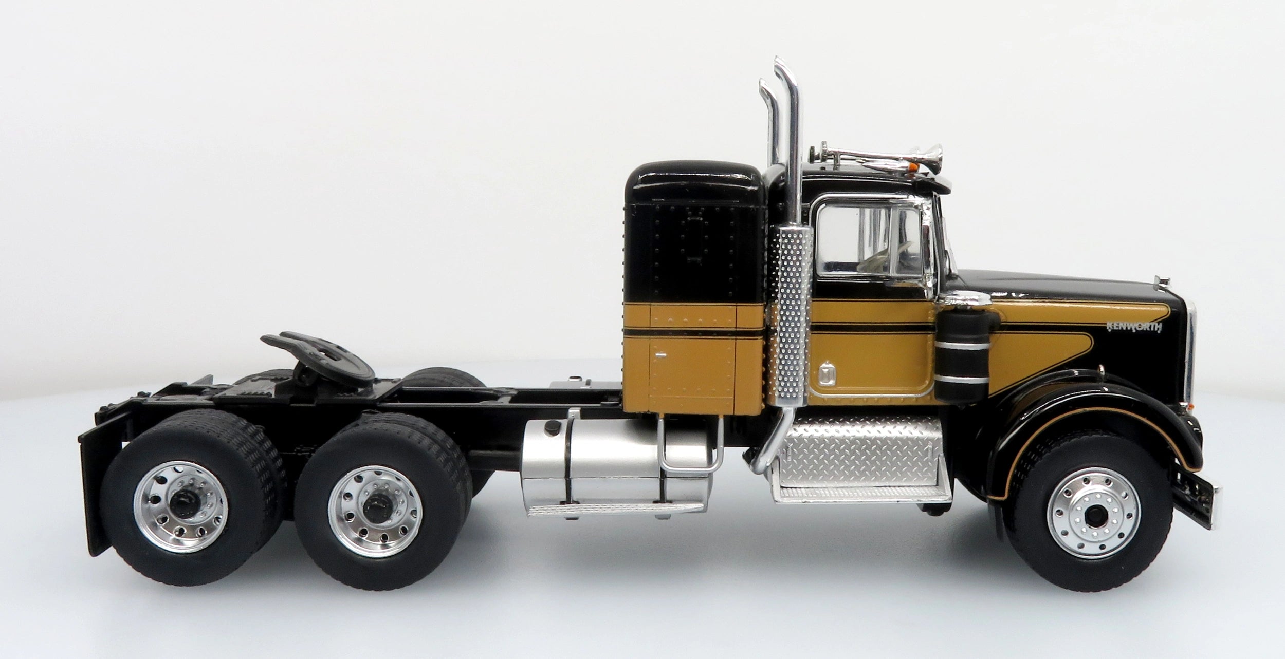 1977 Kenworth W900A w/ Trailer: Bandit Trucking