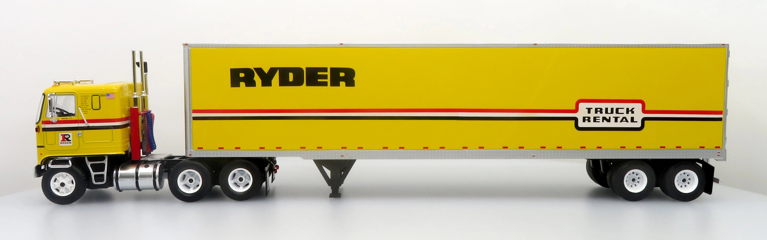 1970 GMC Astro 95 Tractor &amp; Trailer 1:43 Ryder Truck Rental Iconic Replicas 43-0662