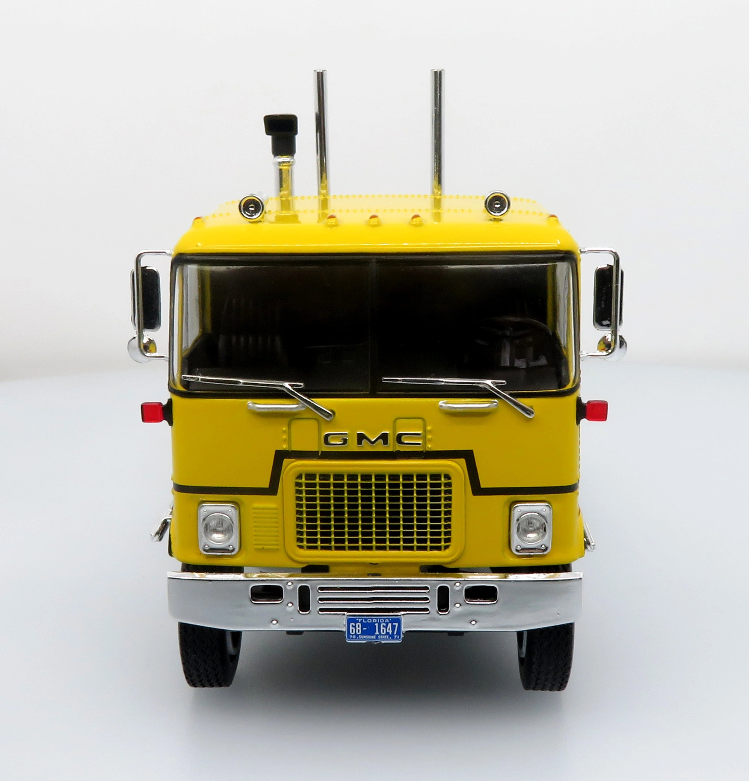 1970 GMC Astro 95 Tractor &amp; Trailer 1:43 Ryder Truck Rental Iconic Replicas 43-0662