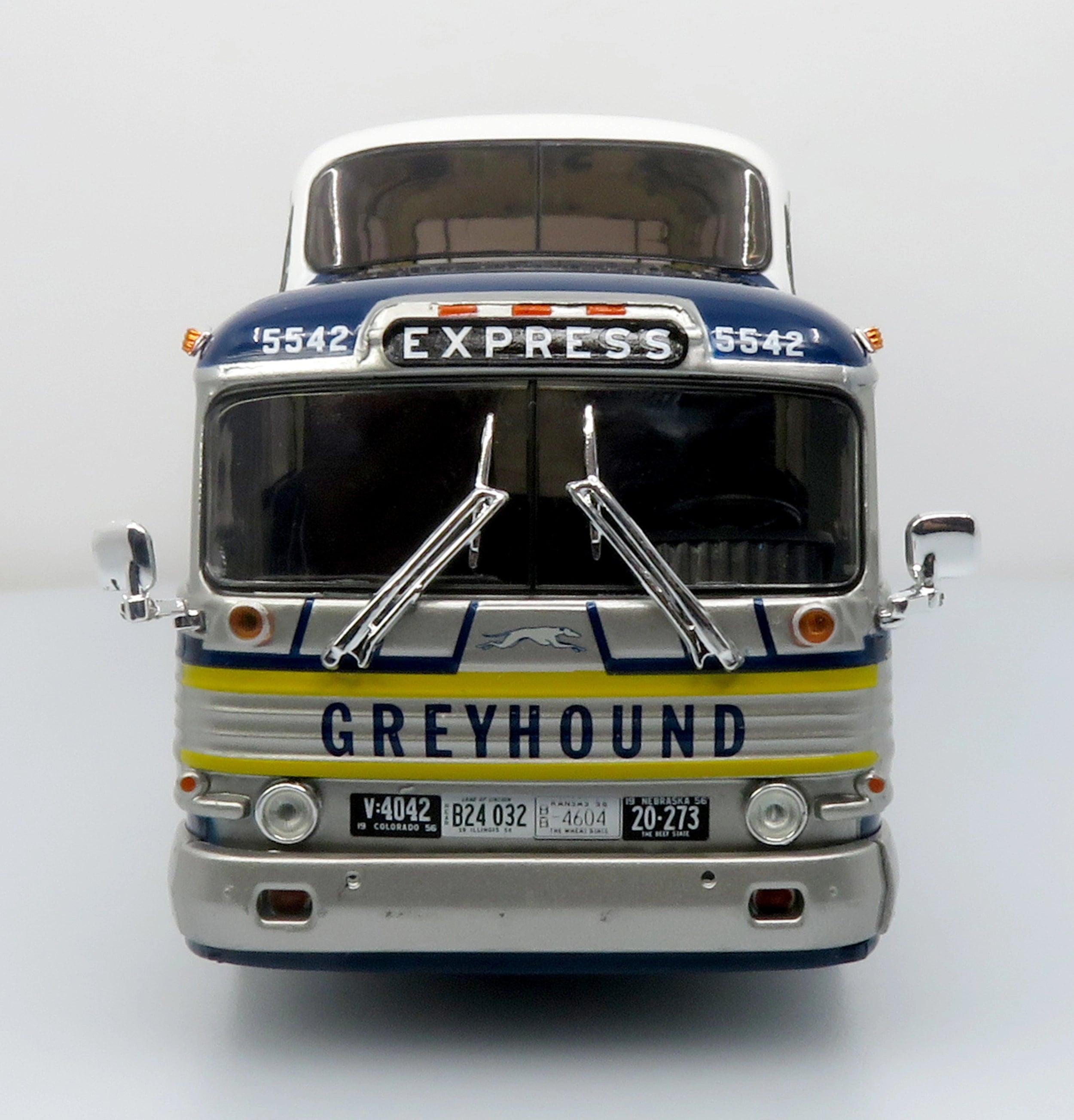 GM PD-4501 Scenicruiser Coach 1:43 Greyhound Bus Lines 50e Anniversaire Iconic Replicas 43-0665
