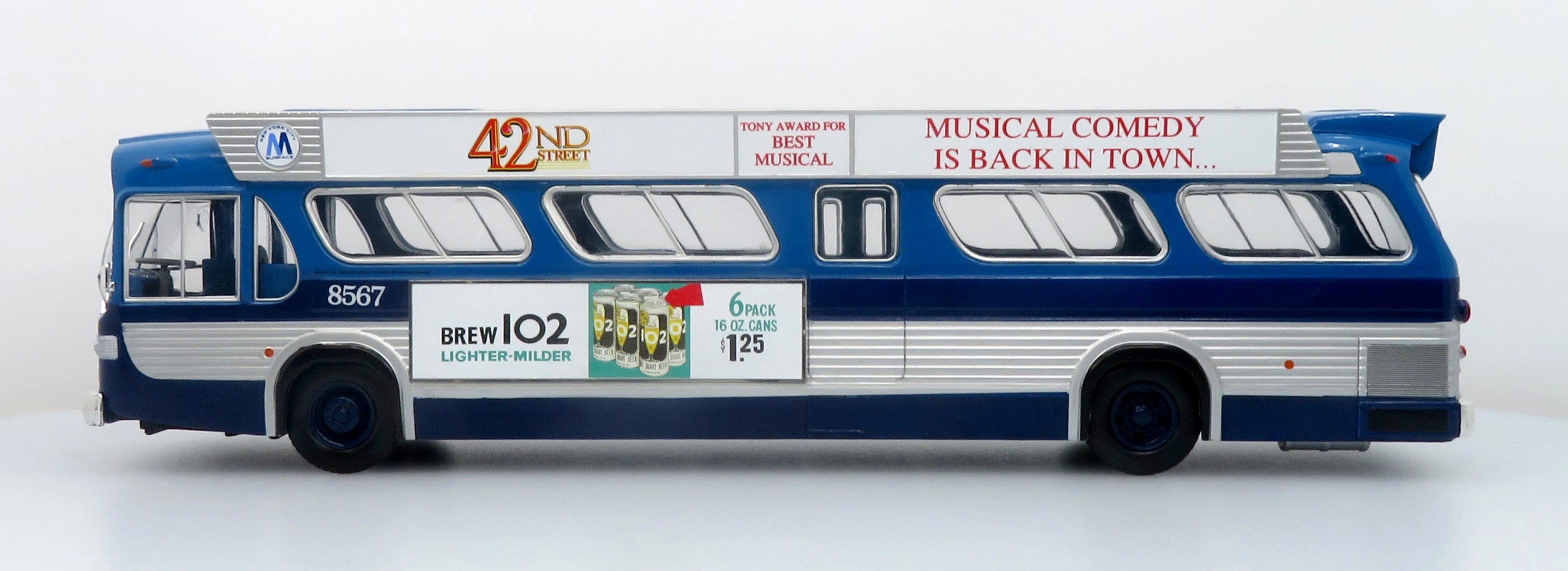 GM TDH-5303 Transit Bus 1963 1:43 MTA New York City Iconic Replicas 43-0666