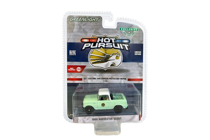 GreenLight 1:64 1969 International Harvester Scout Half Cab – U.S. Border Patrol – Hobby Exclusive – GL43035-A