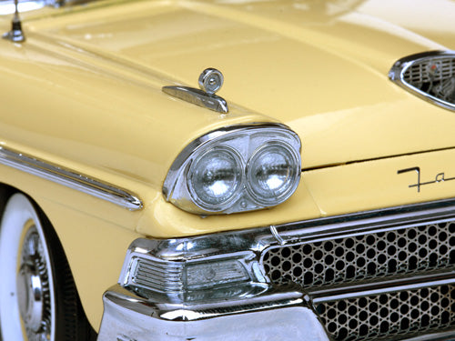 1958 Ford Fairlane 500 Closed Convertible in SunGold w/Black Top *See Note-Voir Note
