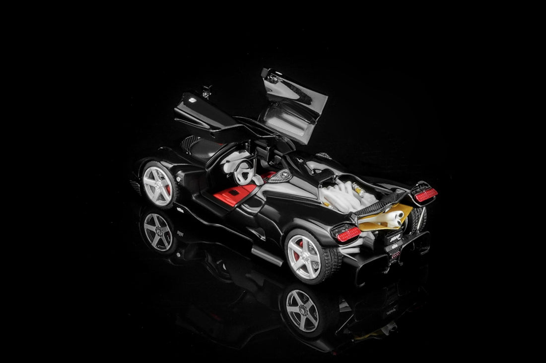(PRE-ORDER 2026) Motorhelix 1/64 - NILU - Suzuka BLACK WATER-PARK BLACK (M67003)