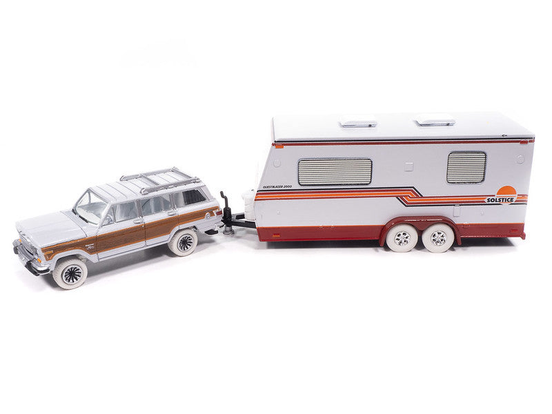 CHASE CAR – 1981 Jeep Wagoneer with Camper Trailer – Johnny Lightning Tow &amp; Go 1:64 – JLBT023-A-CHASE