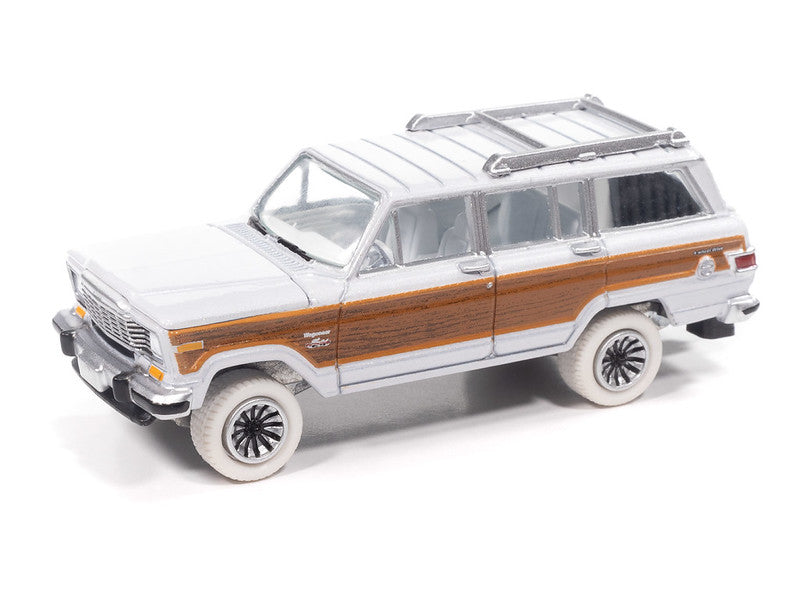 CHASE CAR – 1981 Jeep Wagoneer with Camper Trailer – Johnny Lightning Tow &amp; Go 1:64 – JLBT023-A-CHASE