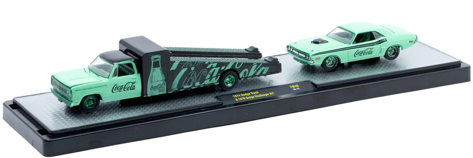 CHASE CAR – M2 Machines 1:64 Camion Dodge Ramp Truck 1974 et Dodge Challenger R/T 1970 – Coca-Cola Release TW48 – Noir et turquoise – 56000-TW48-C-CHASE