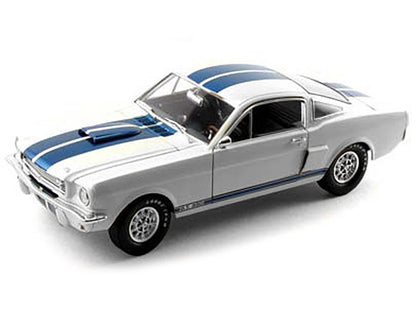 Ford Mustang Shelby GT350 1966 Blanche avec bandes bleues – Shelby Collectibles Legend Series 1:18 (sc160/white)