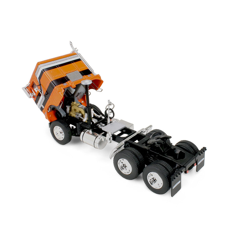 Freightliner COE orange/noir avec remorque Wilson Vintage Livestock 45’ – First Gear 1:64 (60-2290)