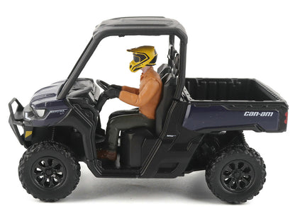 DIECAST MASTERS 1/32-Can-Am Defender XT HD9 (Navy Blue and Black) 60032