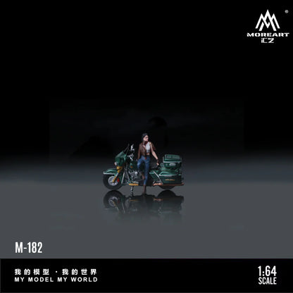 MoreArt 1:64 Harley Cruise avec femme en tenue denim – MO222182