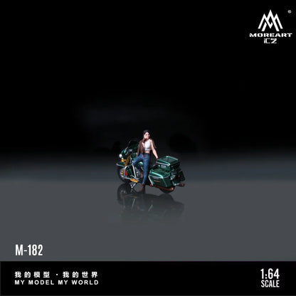 MoreArt 1:64 Harley Cruise avec femme en tenue denim – MO222182