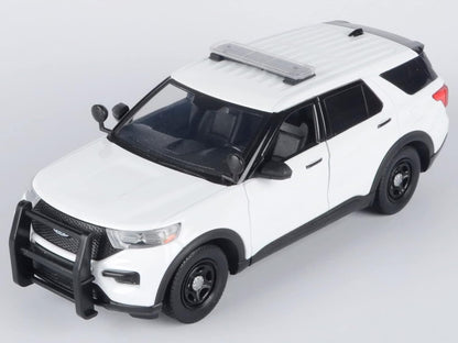 WHITE-2022 Police Interceptor Utility with Lighbars and Push Bumpers (Builder Kit)-1:24