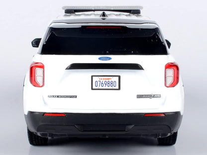 WHITE-2022 Police Interceptor Utility with Lighbars and Push Bumpers (Builder Kit)-1:24