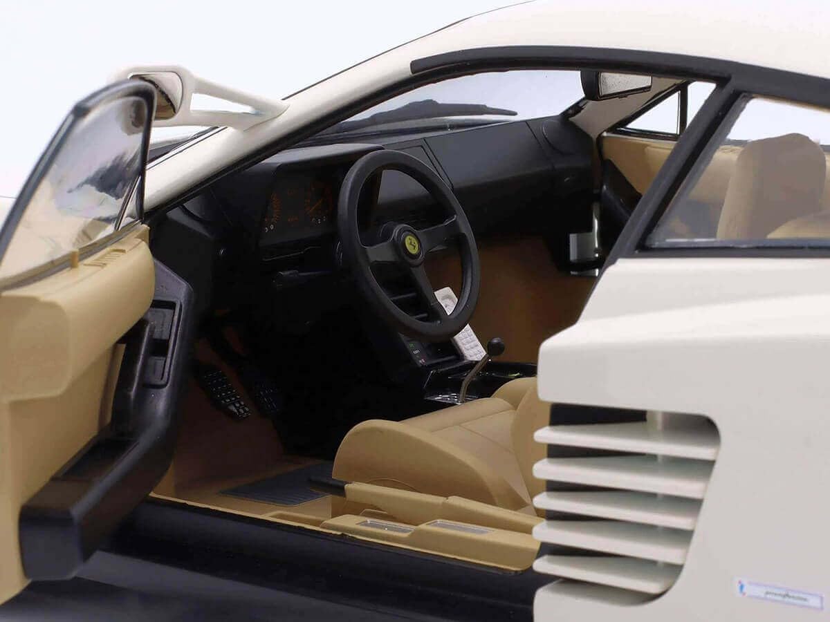 KK SCALE 1/12 - 1984 Ferrari Testarossa Monospeccio US-Version (Miami Vice)