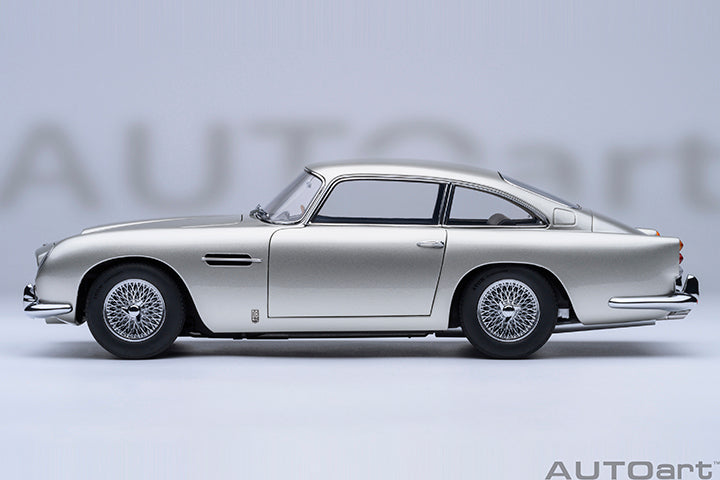 ASTON MARTIN DB5 (BIRCH SILVER)