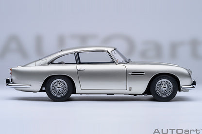 ASTON MARTIN DB5 (BIRCH SILVER)