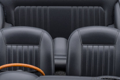 ASTON MARTIN DB5 (BIRCH SILVER)