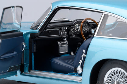 Aston Martin DB5 (Caribbean Pearl)