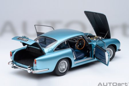 Aston Martin DB5 (Caribbean Pearl)