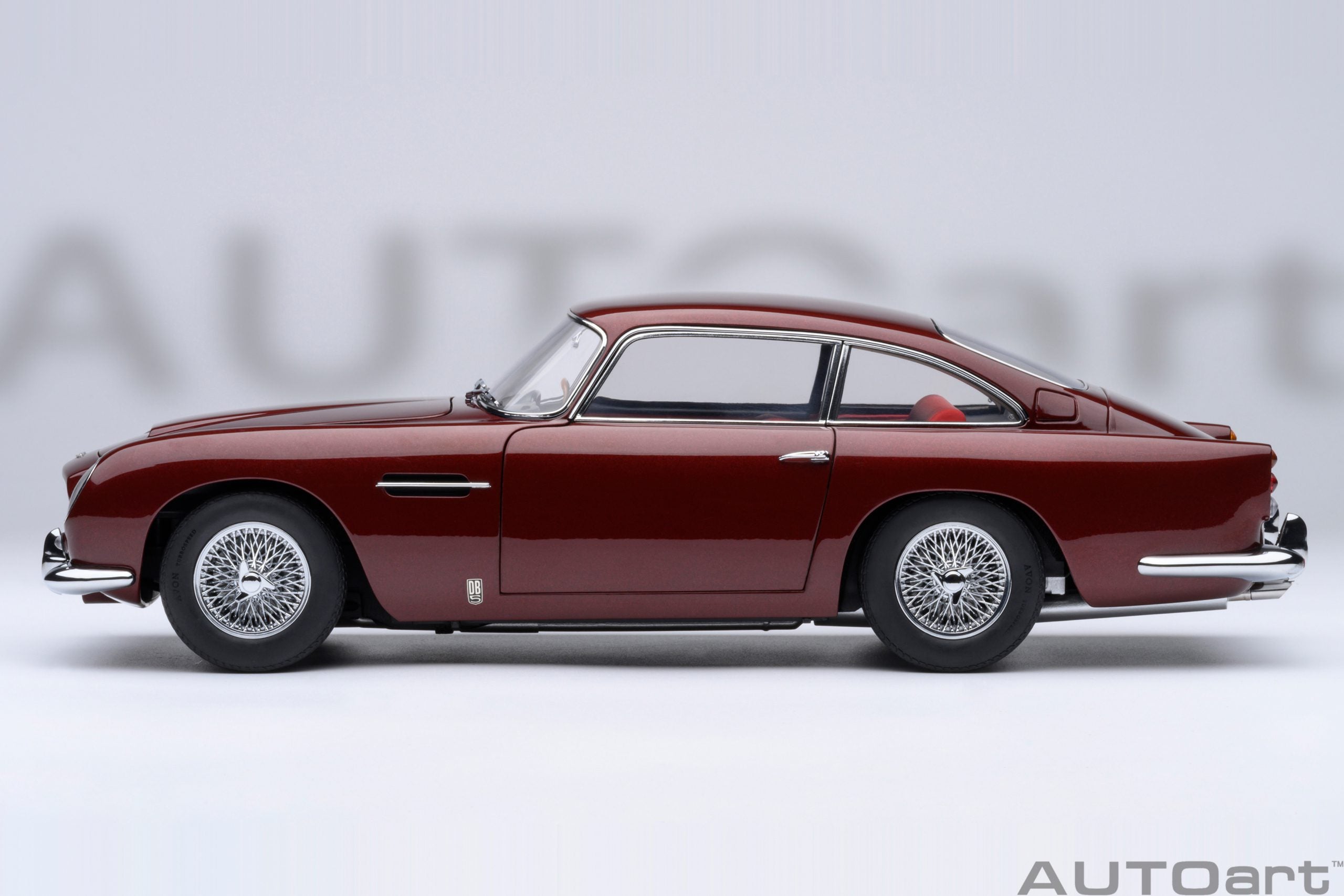 Aston Martin DB5 (Dubonnet Rosso)