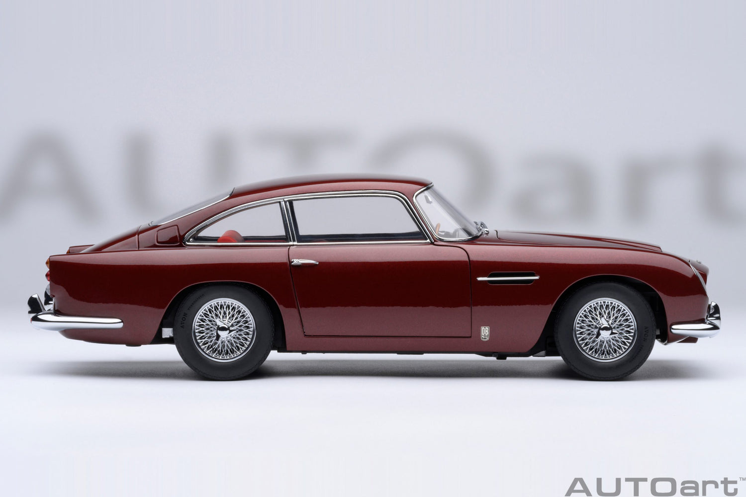 Aston Martin DB5 (Dubonnet Rosso)