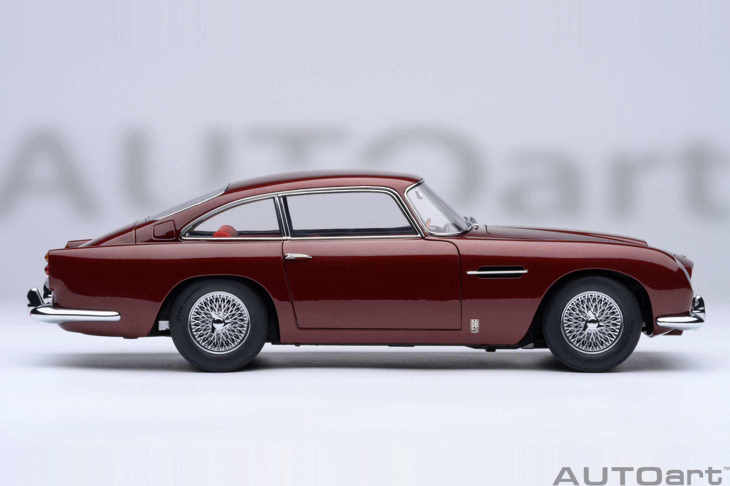 Aston Martin DB5 (Dubonnet Rosso)