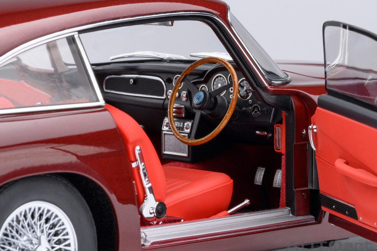Aston Martin DB5 (Dubonnet Rosso)
