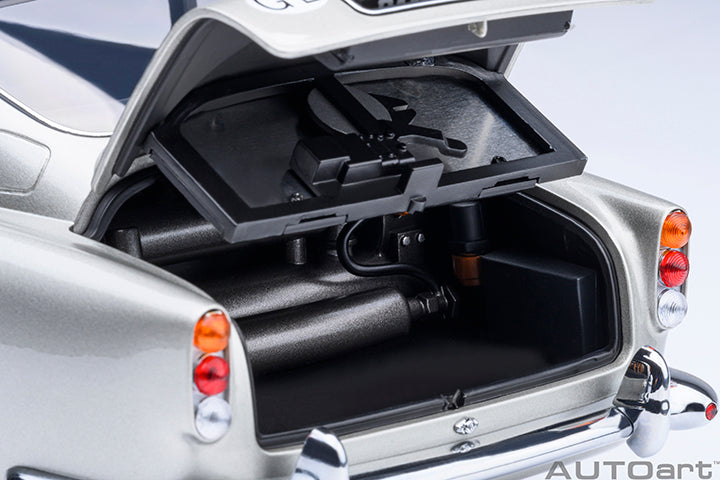 Aston Martin DB5  (James Bond, Goldfinger)