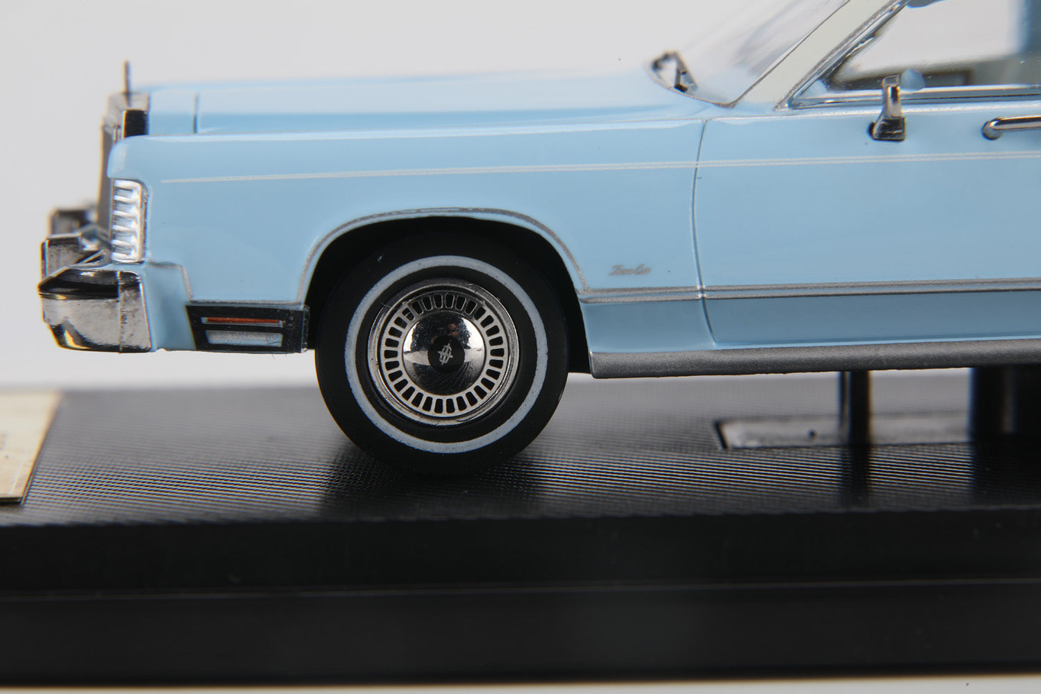1979 Lincoln Continental Town Car – Wedgewood Blue