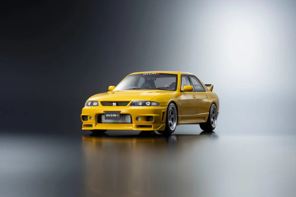 (PRE-ORDER 2026) Nissan Skyline R33 GT-R Autech Ver. NISMO Jaune – Kyosho Samurai 1:18 (KSR18071Y)