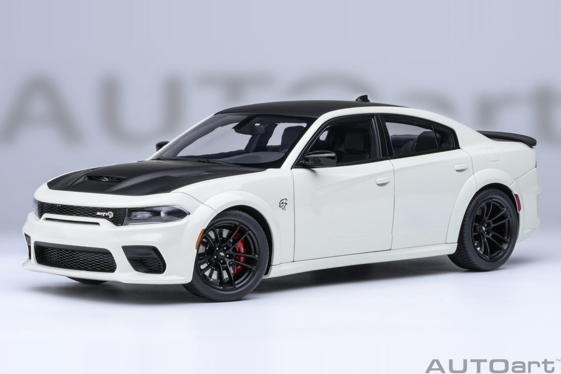 AutoArt 1:18- Dodge Charger SRT Hellcat Redeye Jailbreak (Knuckle White) AA71751