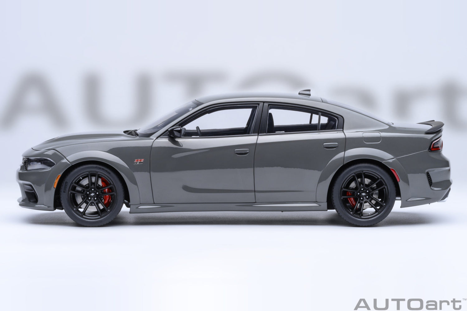 AutoArt 1:18- Dodge Charger Scat Pack Widebody (Destroyer Grey) AA71756