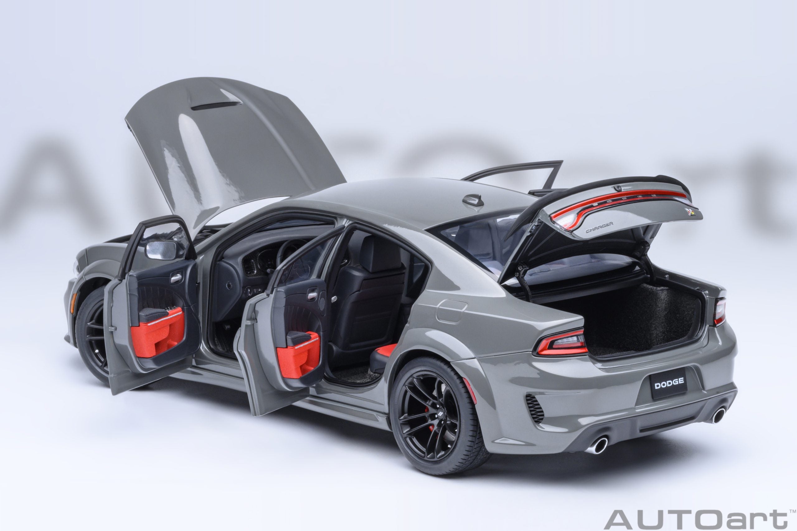 AutoArt 1:18- Dodge Charger Scat Pack Widebody (Destroyer Grey) AA71756